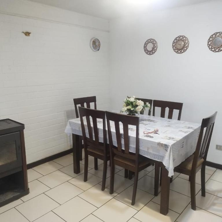 Hospedajes Pucon - Three-Bedroom House - 4