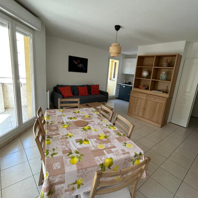 MENTON # MONACO - 3 Rooms - 6 Guests - renovated and fully equipped - Appartamento con 2 Camere da Letto - 1