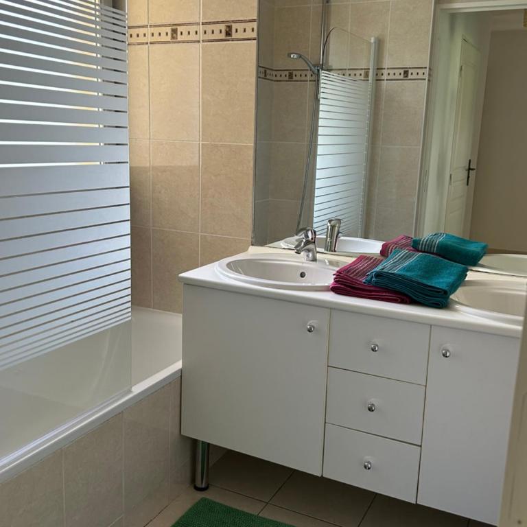 MENTON # MONACO - 3 Rooms - 6 Guests - renovated and fully equipped - Appartamento con 2 Camere da Letto - 9