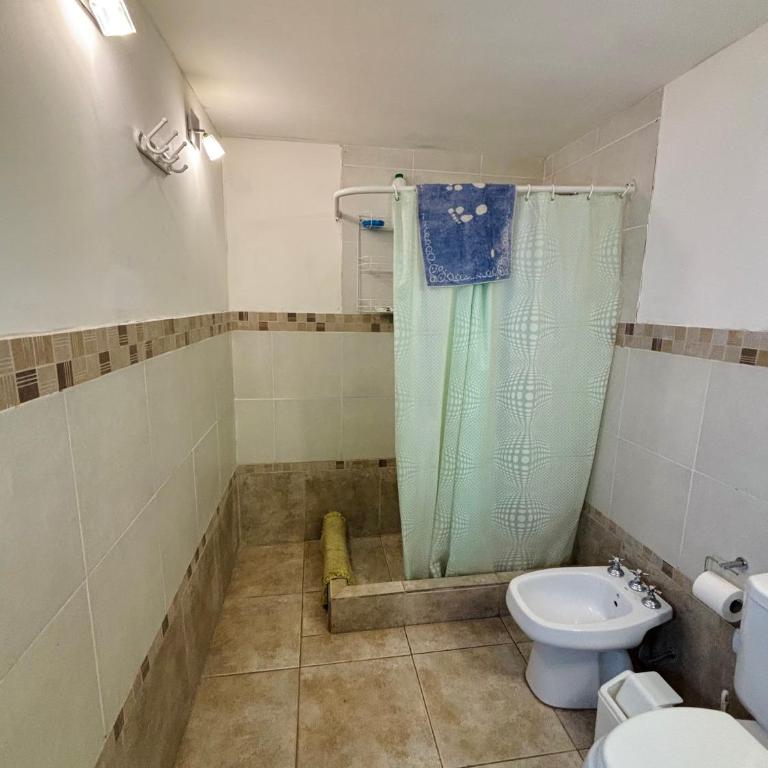 Casa Cabaña de Alquiler Turístico para Vacacionar con Familia o Amigos en San Martin de los Andes Capacidad 6 más 2 Personas - Casa de 2 dormitorios - 28