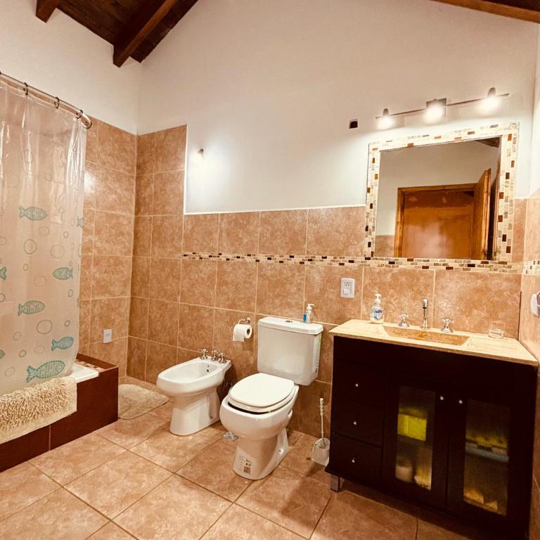 Casa Cabaña de Alquiler Turístico para Vacacionar con Familia o Amigos en San Martin de los Andes Capacidad 6 más 2 Personas - Casa de 2 dormitorios - 4