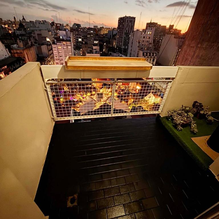 Sobre Av Corrientes zona Teatros y Paseo la Plaza - One-Bedroom Apartment - 10