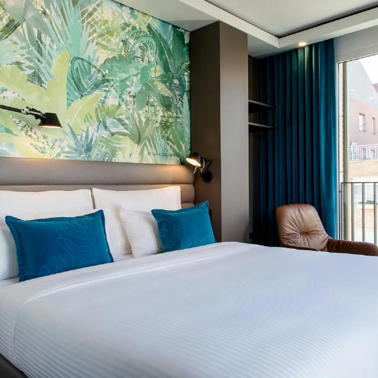Motel One Barcelona-Ciutadella - Standard Double Room - 2