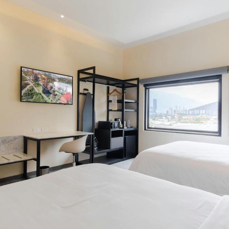 SJ Grand Hotel Monterrey - Standard Queen Room with Two Queen Beds - 2