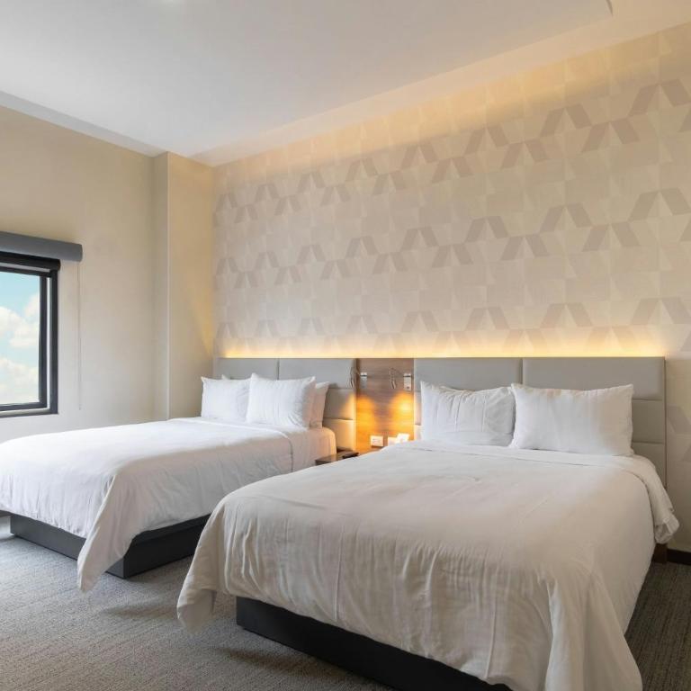 SJ Grand Hotel Monterrey - Standard Queen Room with Two Queen Beds - 1