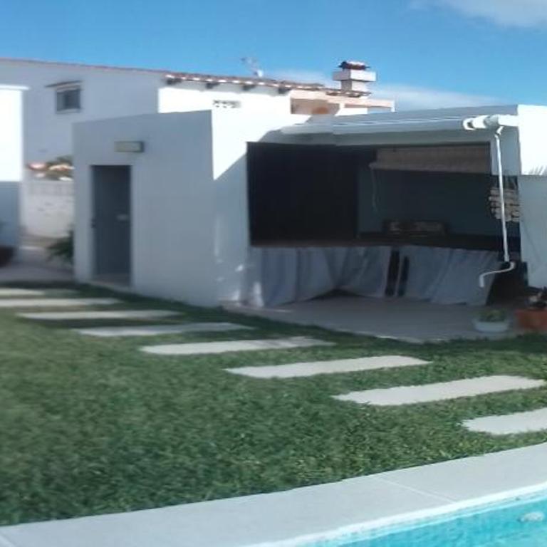 Casa recièn reformada con jardin y piscina privada - Casa Unifamiliar de 3 dormitorios - 12
