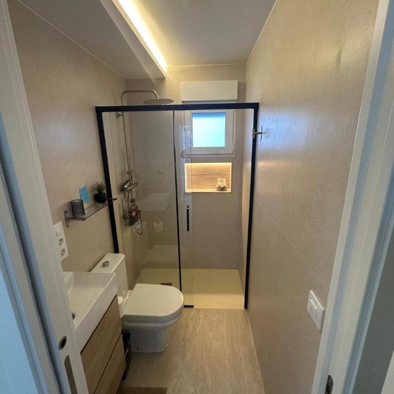 Casa recièn reformada con jardin y piscina privada - Casa Unifamiliar de 3 dormitorios - 8