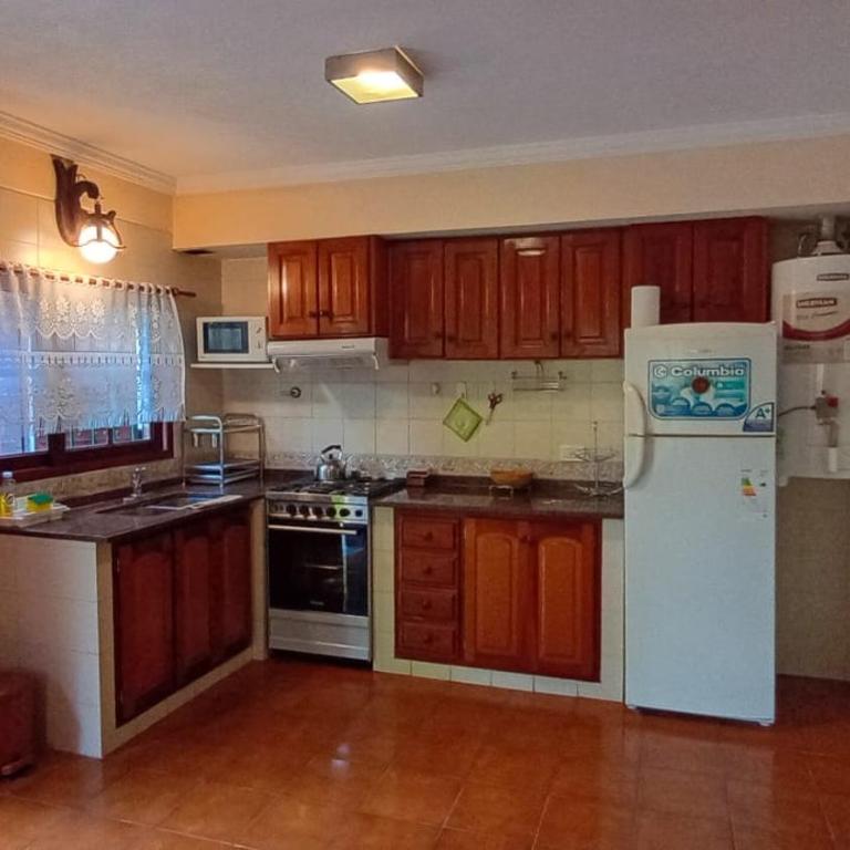 ANEMONE - Three-Bedroom House - 12