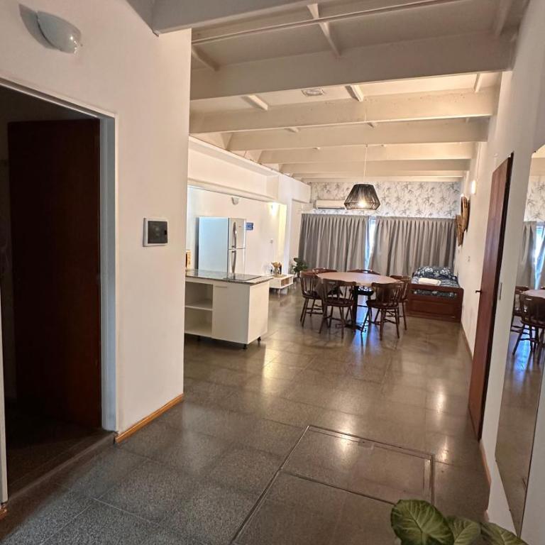 PALMARES DEL BOULEVARD - Aeropuerto Internacional Taravella - Campus Siglo 21 - Campus Blas Pascal - Sanatorio Allende - Estadio Kempes - Quorum - Mujer Urbana - Complejo Ferial Córdoba - Two-Bedroom Apartment - 4