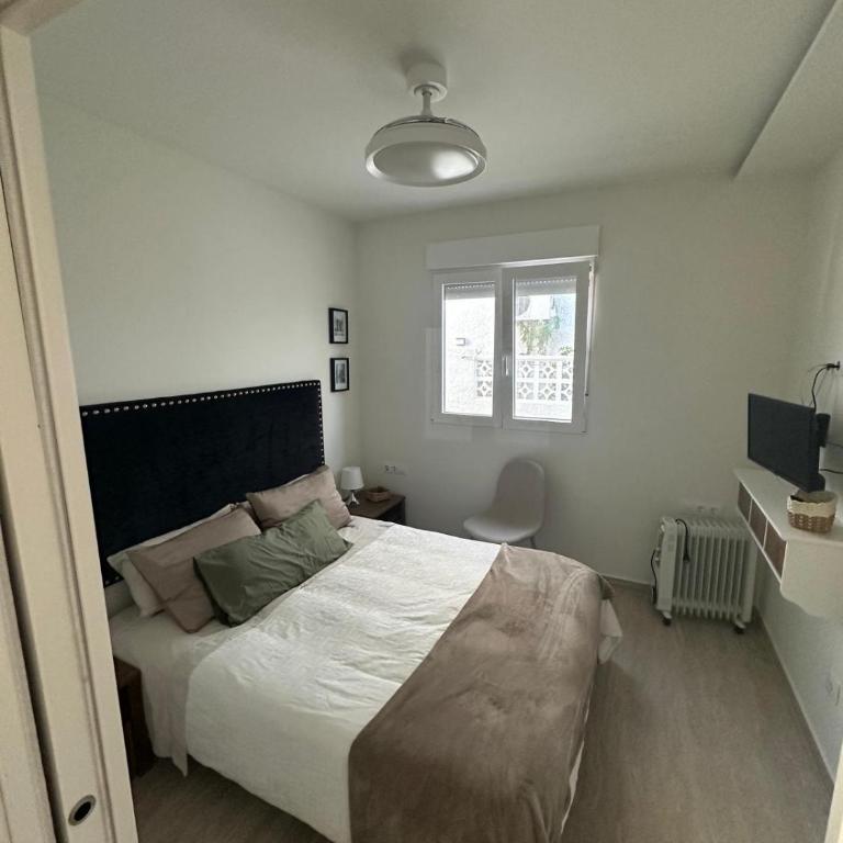 Casa recièn reformada con jardin y piscina privada - Casa Unifamiliar de 3 dormitorios - 40