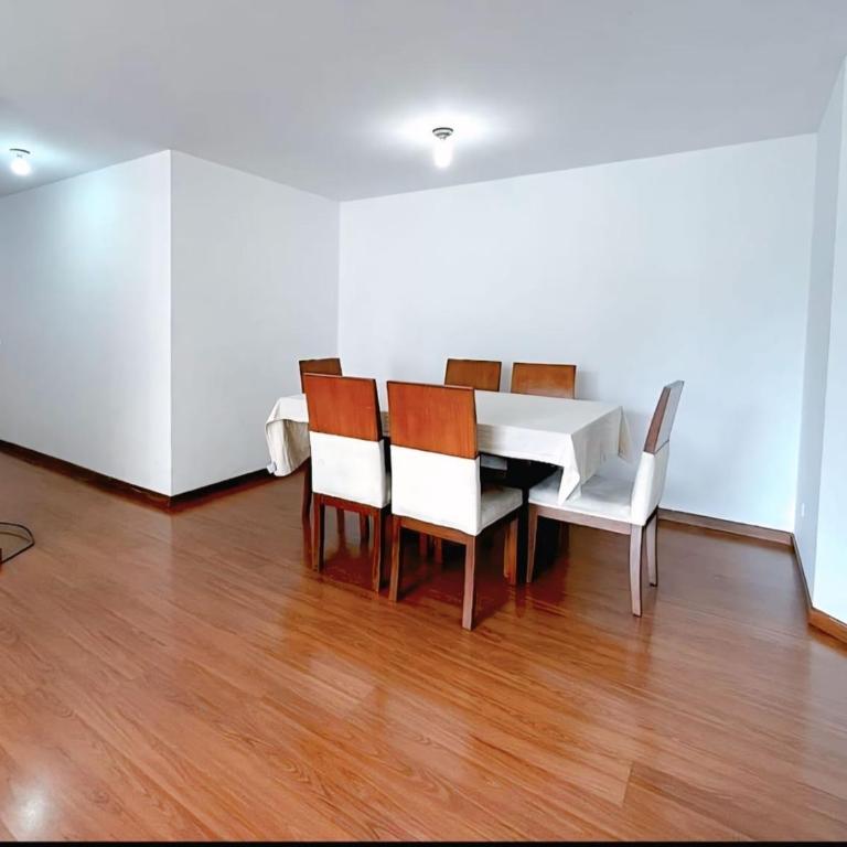 Departamento de 3 dormitorios - Three-Bedroom Apartment - 5