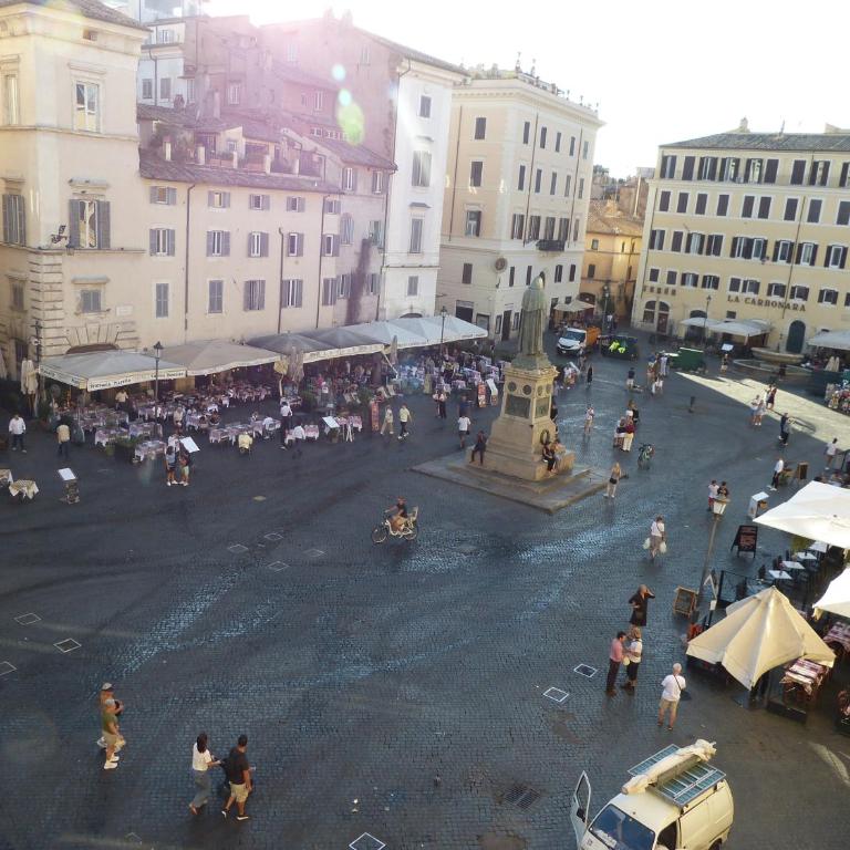 The column of Campo de' Fiori - Appartamento con 1 Camera da Letto - 3