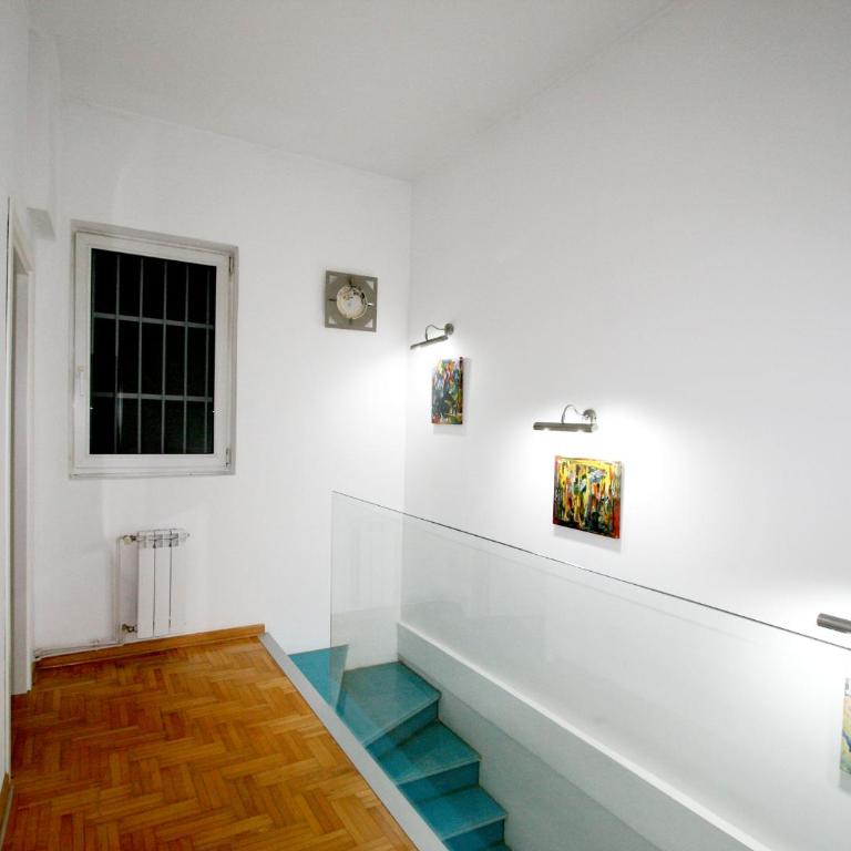 Apartment Grande centar with parking - Three-Bedroom Apartment with View - 12
