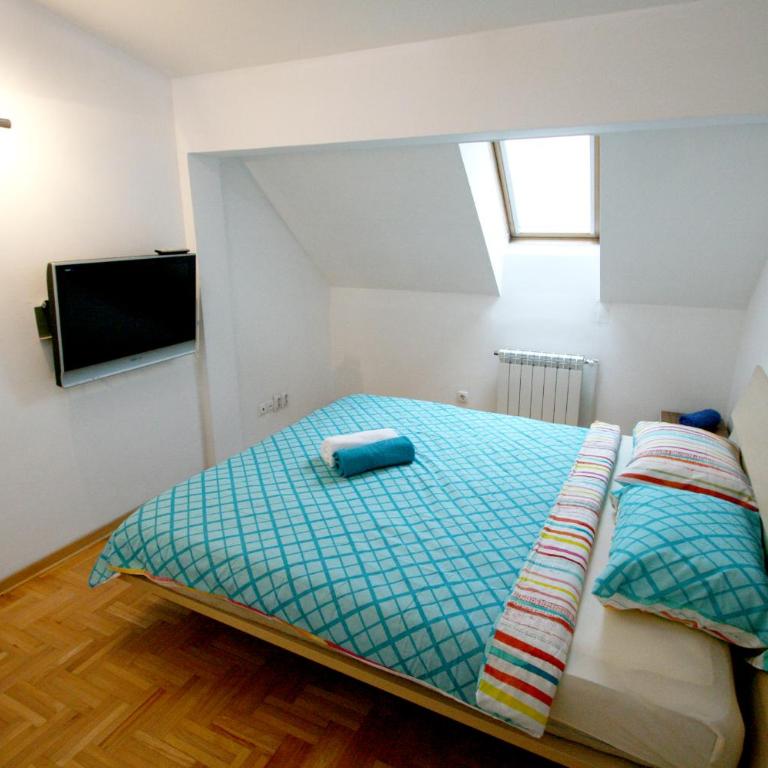 Apartment Grande centar with parking - Three-Bedroom Apartment with View - 17