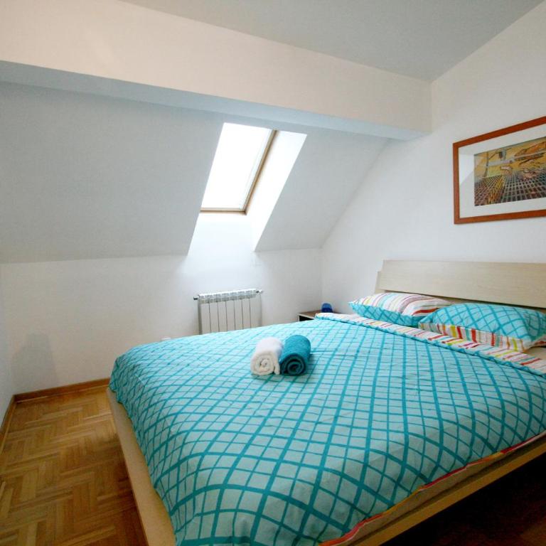 Apartment Grande centar with parking - Three-Bedroom Apartment with View - 13