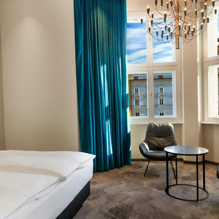 Motel One Linz-Hauptplatz - Superior Doppelzimmer - 1
