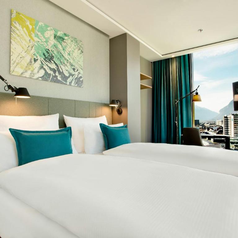 Motel One Innsbruck - Standard Doppelzimmer mit Aussicht - 3