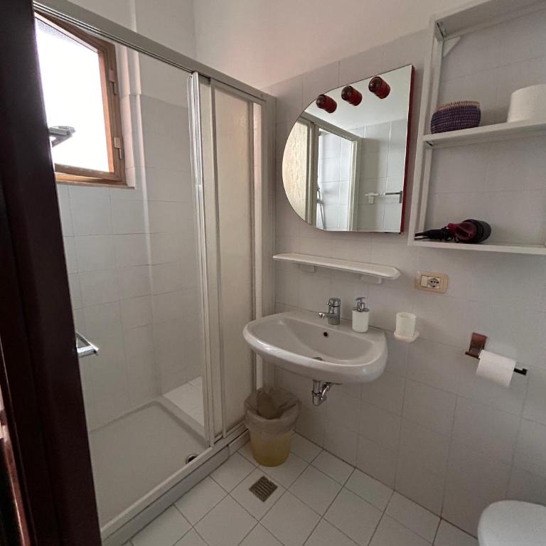 Casa Miralago - Appartamento con 1 Camera da Letto e Balcone - 15