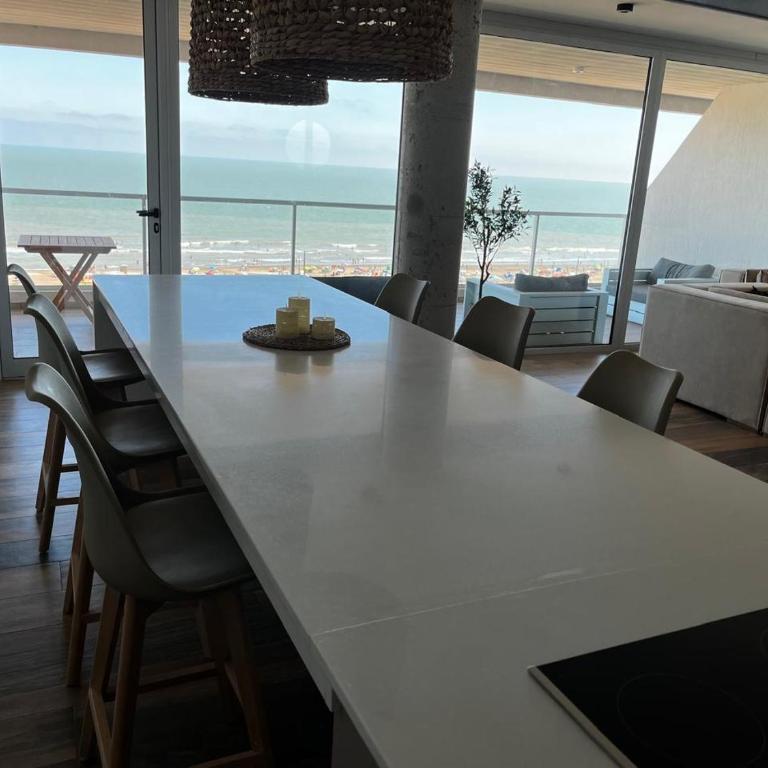 Semipiso de categoría frente al mar en Monte Hermoso - Apartamento de 3 dormitorios - 8
