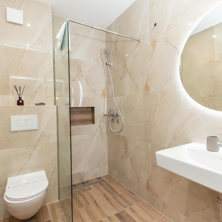 DOWNTOWN ROOMS - Apartment - 12