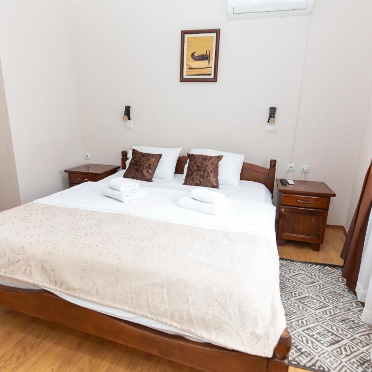 DOWNTOWN ROOMS - Apartment - 3
