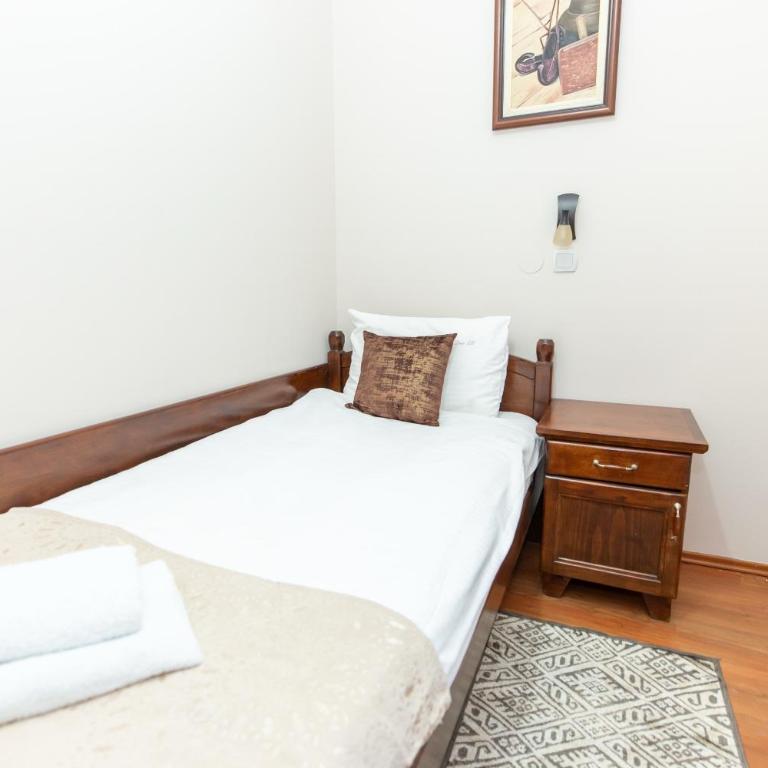 DOWNTOWN ROOMS - Single Room - 2