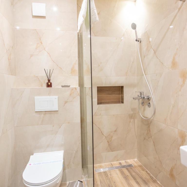 DOWNTOWN ROOMS - Double or Twin Room with City View - 5
