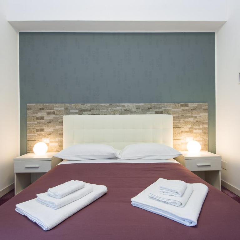 Guesthouse Park Pines - Camera Quadrupla con Bagno Privato e Balcone - 7