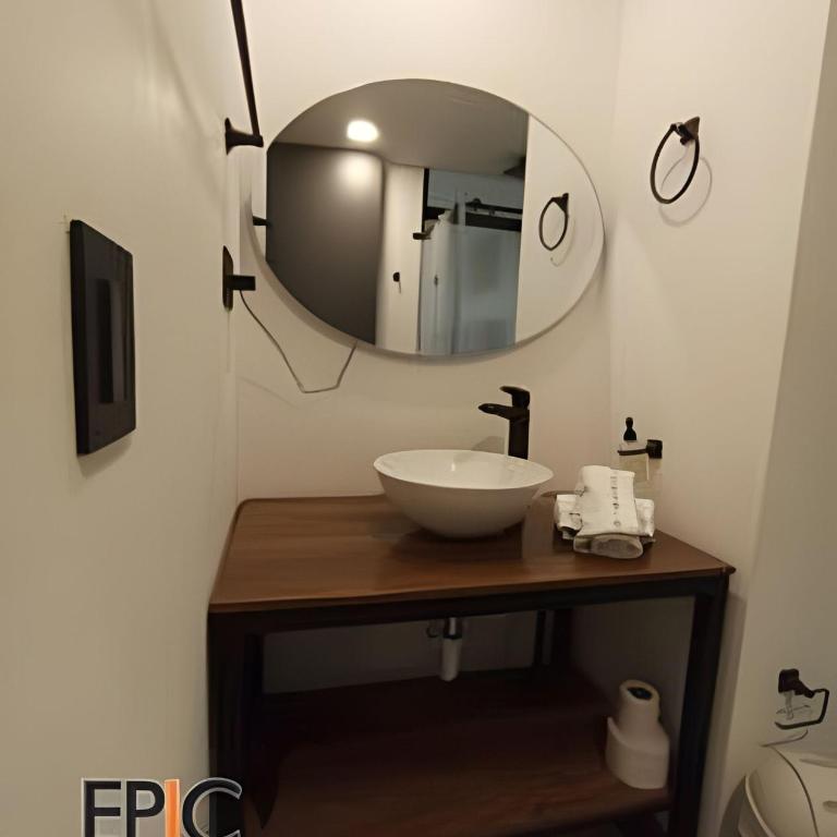 Epic Suite 510 Deluxe Airport - One-Bedroom Family Apartment - 68