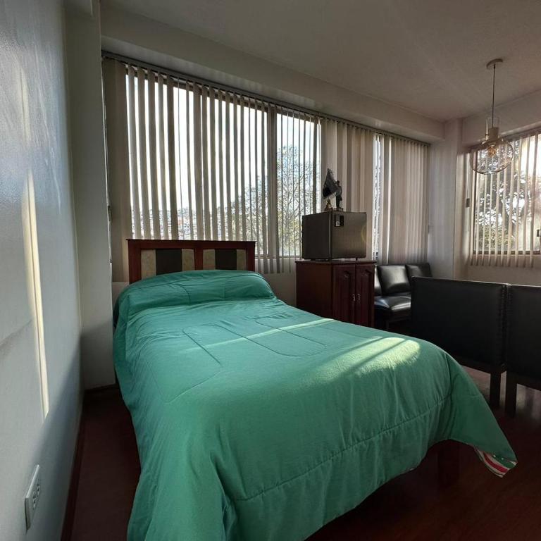 Private room, 2 minutes from the metro stop - One-Bedroom Apartment - 3