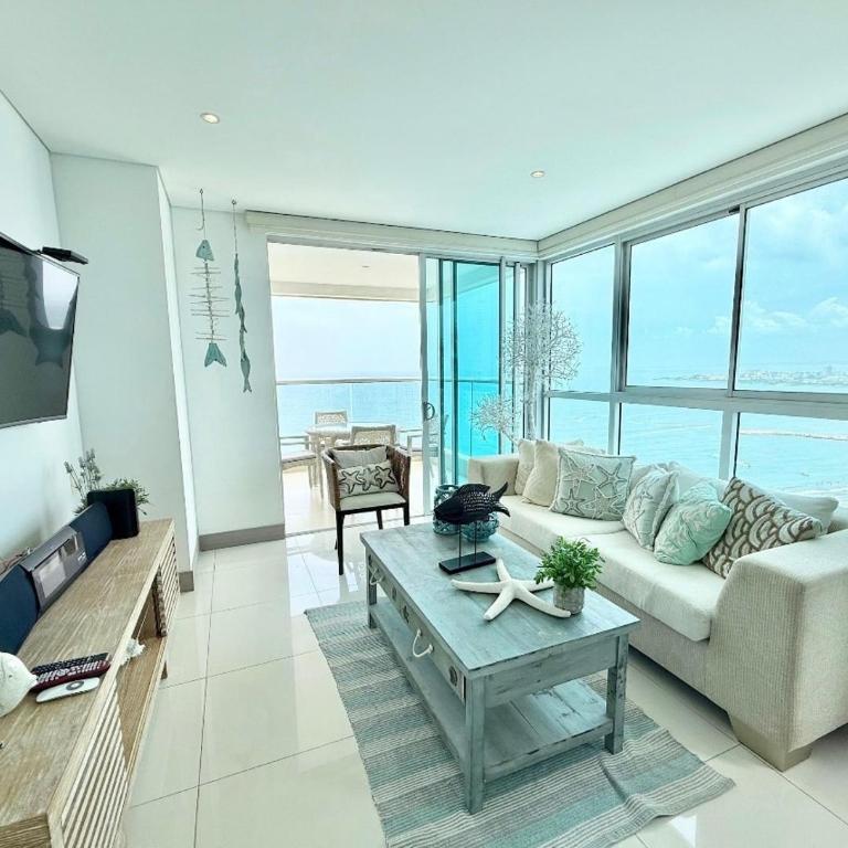 3br Apartment in front of the beach 8 paxs - Three-Bedroom Apartment - 12