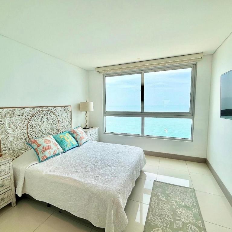 3br Apartment in front of the beach 8 paxs - Three-Bedroom Apartment - 22