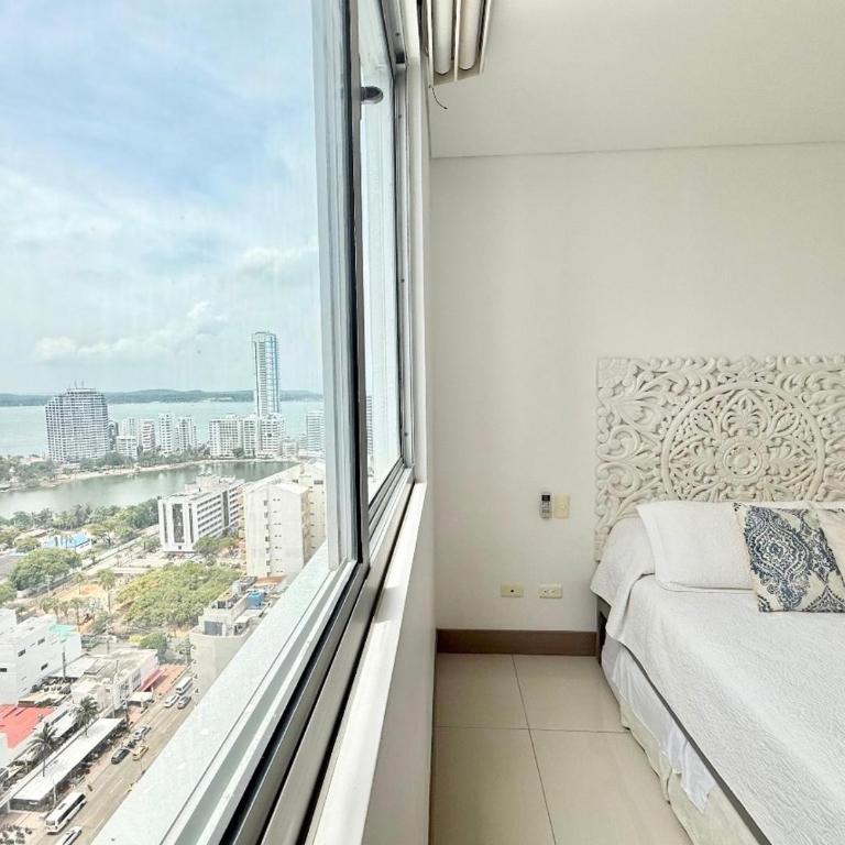 3br Apartment in front of the beach 8 paxs - Three-Bedroom Apartment - 25