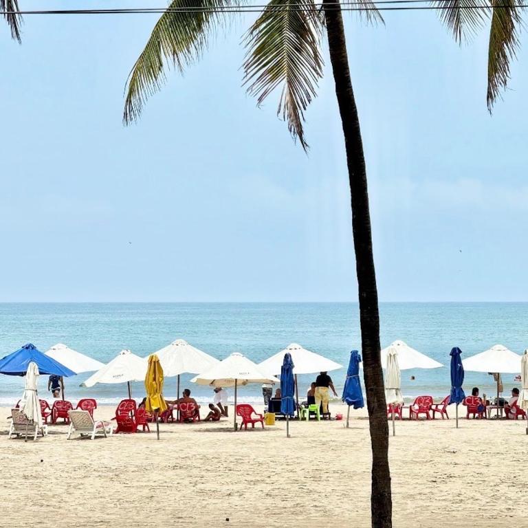3br Apartment in front of the beach 8 paxs - Three-Bedroom Apartment - 27