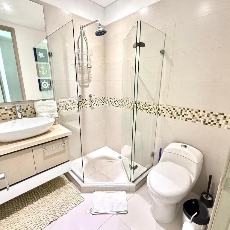 3br Apartment in front of the beach 8 paxs - Three-Bedroom Apartment - 32