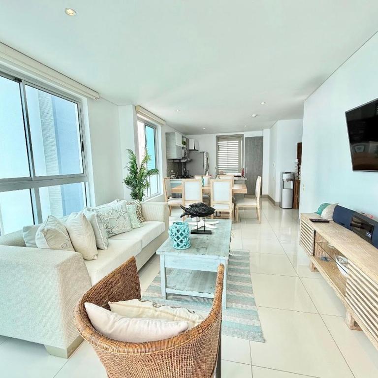 3br Apartment in front of the beach 8 paxs - Three-Bedroom Apartment - 36