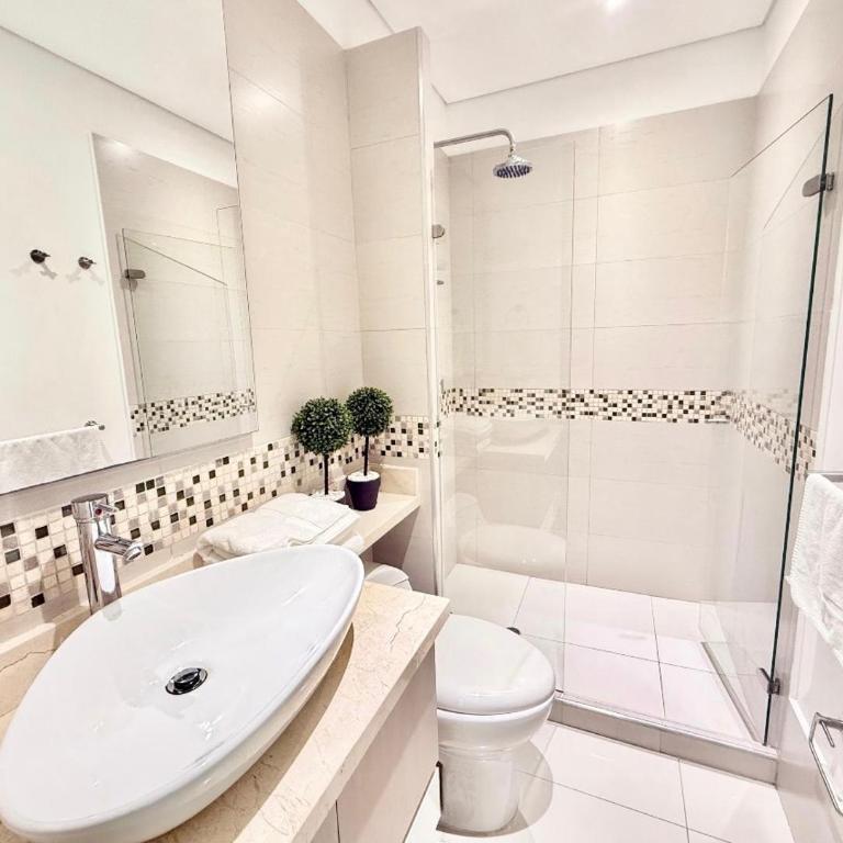 3br Apartment in front of the beach 8 paxs - Three-Bedroom Apartment - 38
