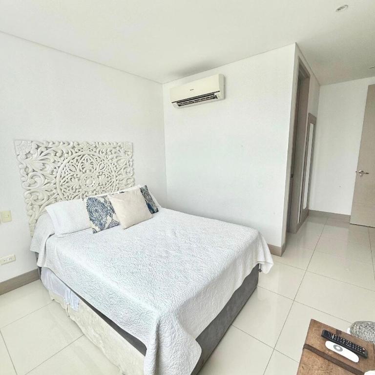 3br Apartment in front of the beach 8 paxs - Three-Bedroom Apartment - 39