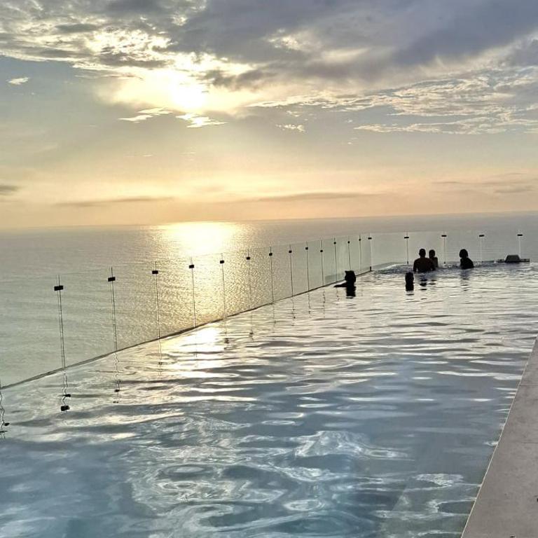 Beachfront Condo, Murano Centro 1- El Cabrero, Near Walled City, Airport Pick Up - Two-Bedroom Apartment - 2