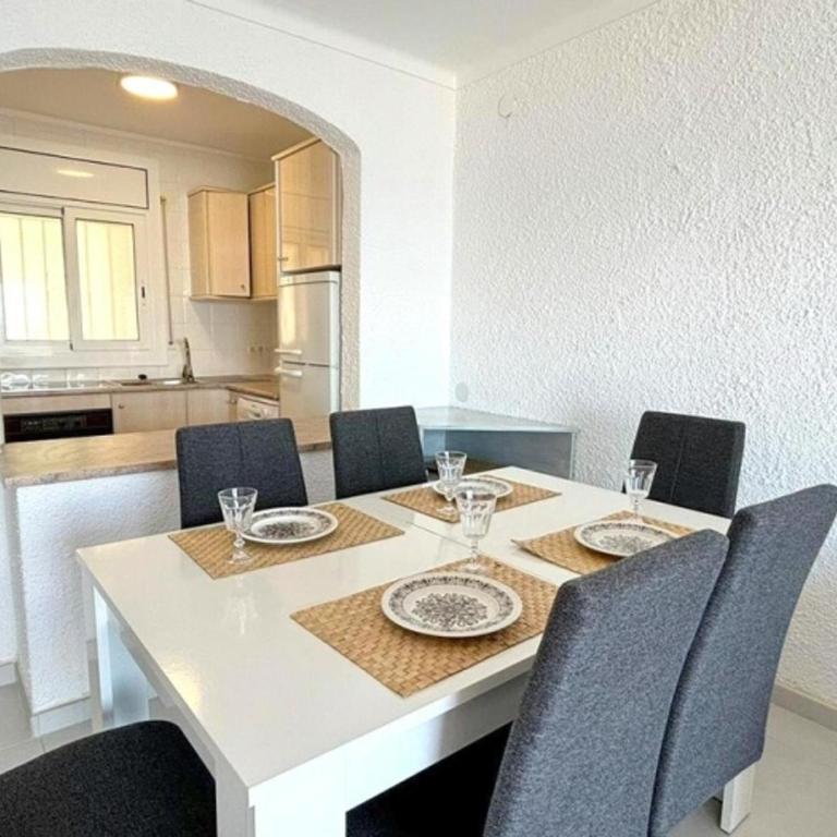 Hermoso apartamento en Roses con terraza y garaje, a 600m de la playa - HISP-312-8 - Apartamento - 11
