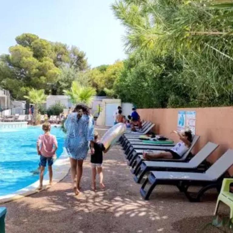 ZEcamping 3 parc aquatique piscine à 2km de la plage animaux acceptés - Casa Mobile - 16