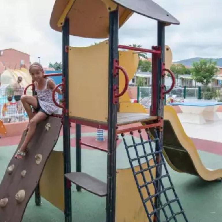 ZEcamping 3 parc aquatique piscine à 2km de la plage animaux acceptés - Casa Mobile - 21