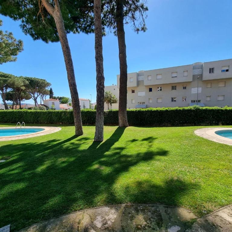 Apartamento acogedor con terraza a 400m de la playa - HISP-236-134 - Apartment - 2