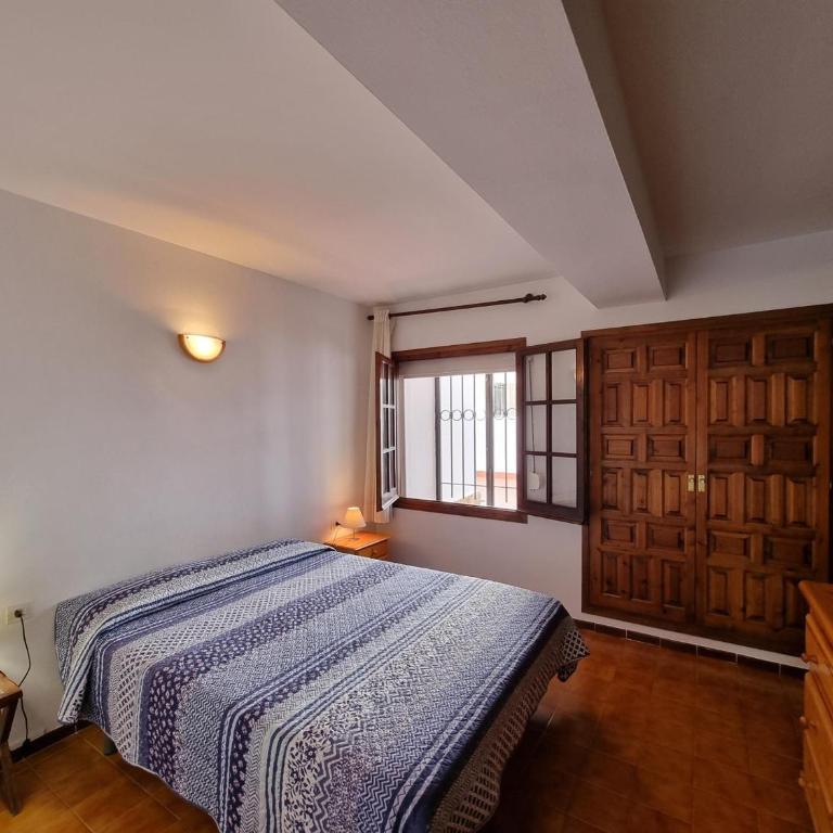 Apartamento acogedor con terraza a 400m de la playa - HISP-236-134 - Apartment - 3
