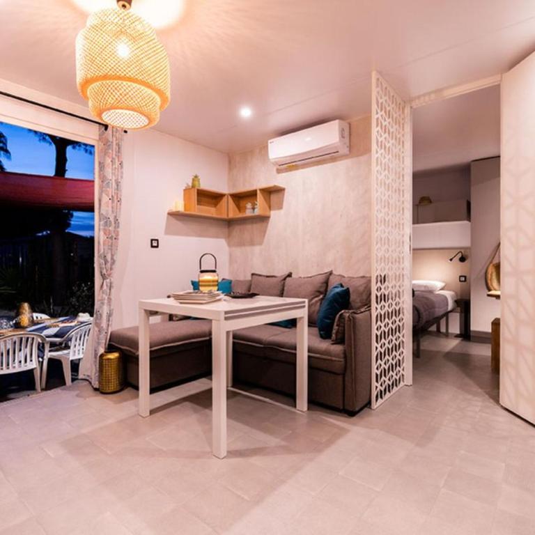 Mobil-home 5 pers avec terrasse à Agde - API-1-52-829 - Mobile Home - 3