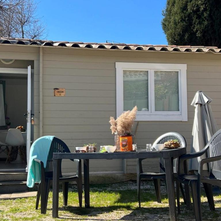 Chalet pour 4 avec Salon de Jardin - Seyne-sur-Mer - API-1-52-870 - Chalet - 1