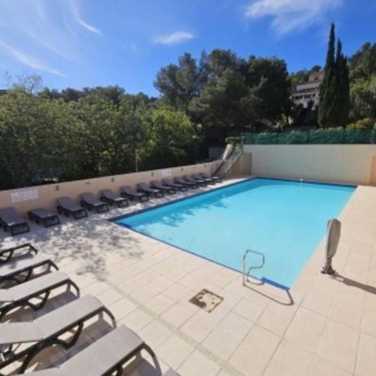 Chalet avec Terrasse au Camping Saint Jean, 4 Pers, 2 Ch - API-1-52-906 - Chalet - 2