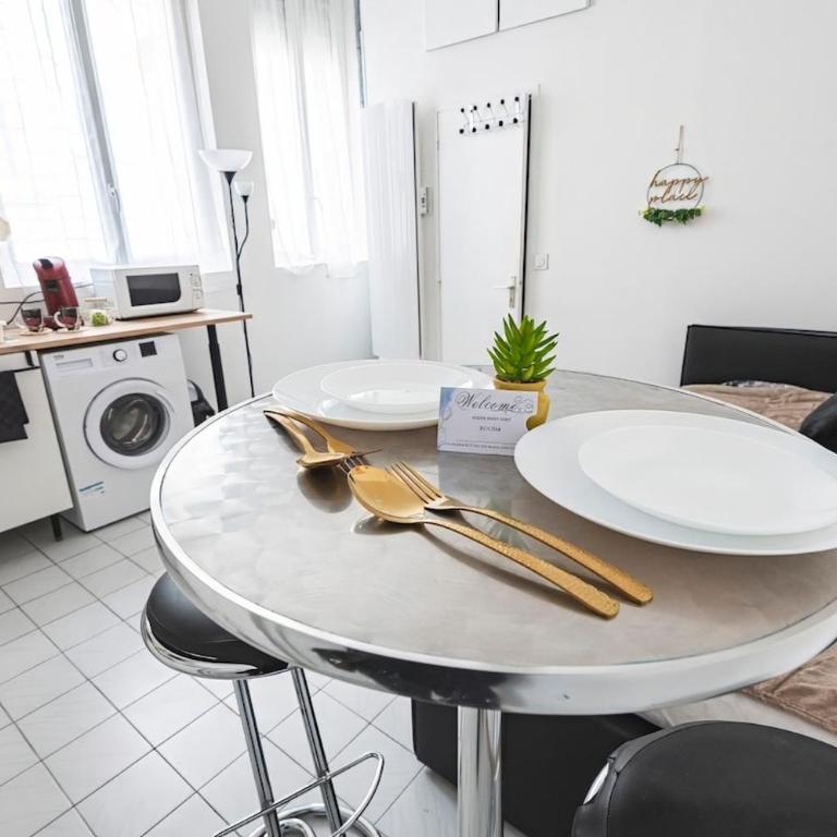 cozy apartment in city , free wifi ,coffe shops downstairs - Appartamento con 1 Camera da Letto - 8