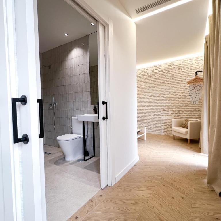 Homey Seville Amazing New Arfe I Apartment Near Cathedral 8 people - Apartamento de 3 dormitorios - 50