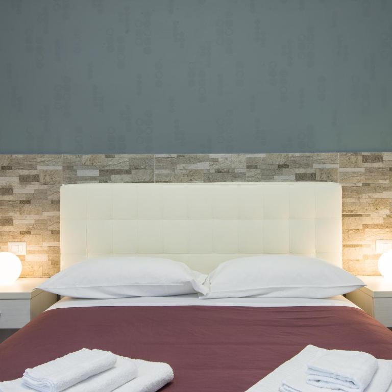 Guesthouse Park Pines - Camera Quadrupla con Bagno Privato e Balcone - 8